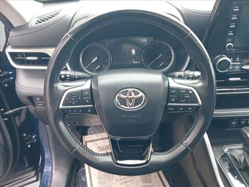Used 2021 Toyota Highlander XLE image 18