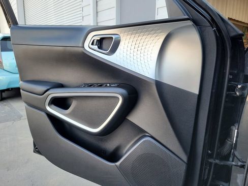 Used 2025 Kia Soul LX w/ LX Technology Package FWD image 25