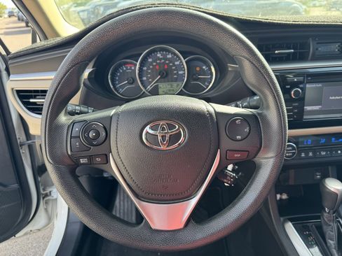 Used 2014 Toyota Corolla LE image 18