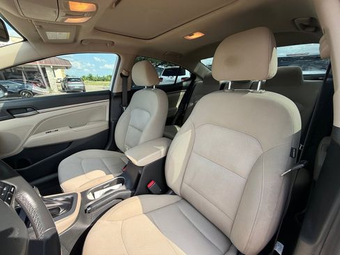 Used 2018 Hyundai Elantra Value Edition FWD image 17
