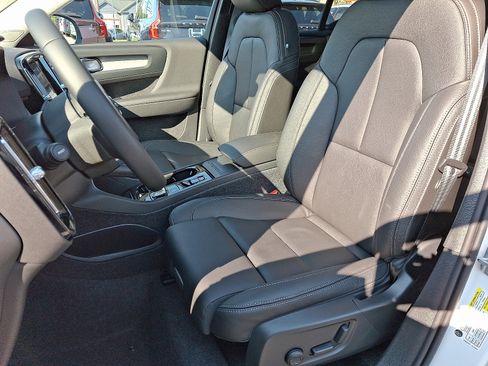 New 2026 Volvo XC40 B5 Plus w/ Protection Package Premier image 9