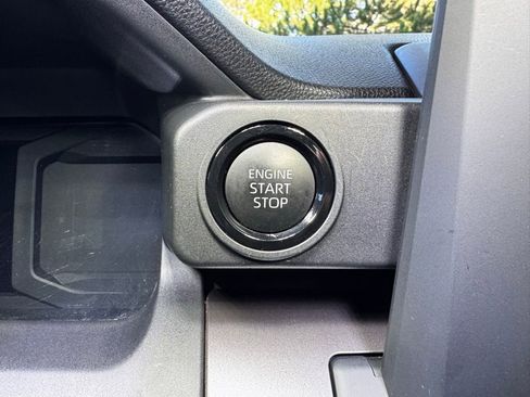 Certified 2025 Toyota Tacoma SR5 image 33