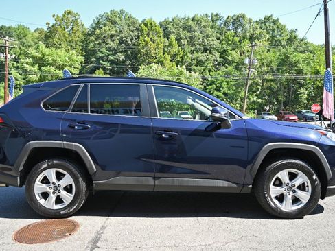 Used 2020 Toyota RAV4 XLE w/ All Weather Liner Package AWD/4WD image 6