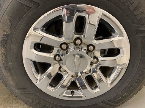 Used 2017 Chevrolet Silverado 3500 High Country image 24