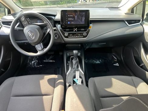 Used 2024 Toyota Corolla LE w/ LE Convenience Package FWD image 19