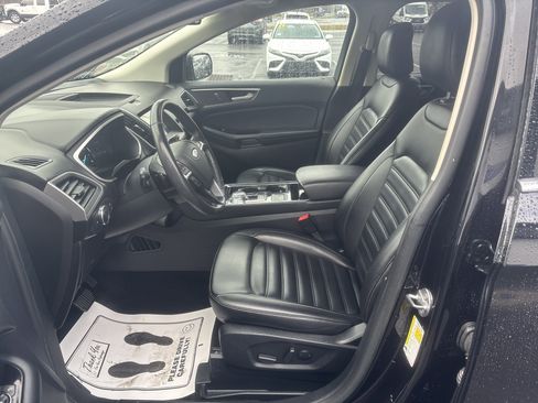 Used 2020 Ford Edge SEL image 12
