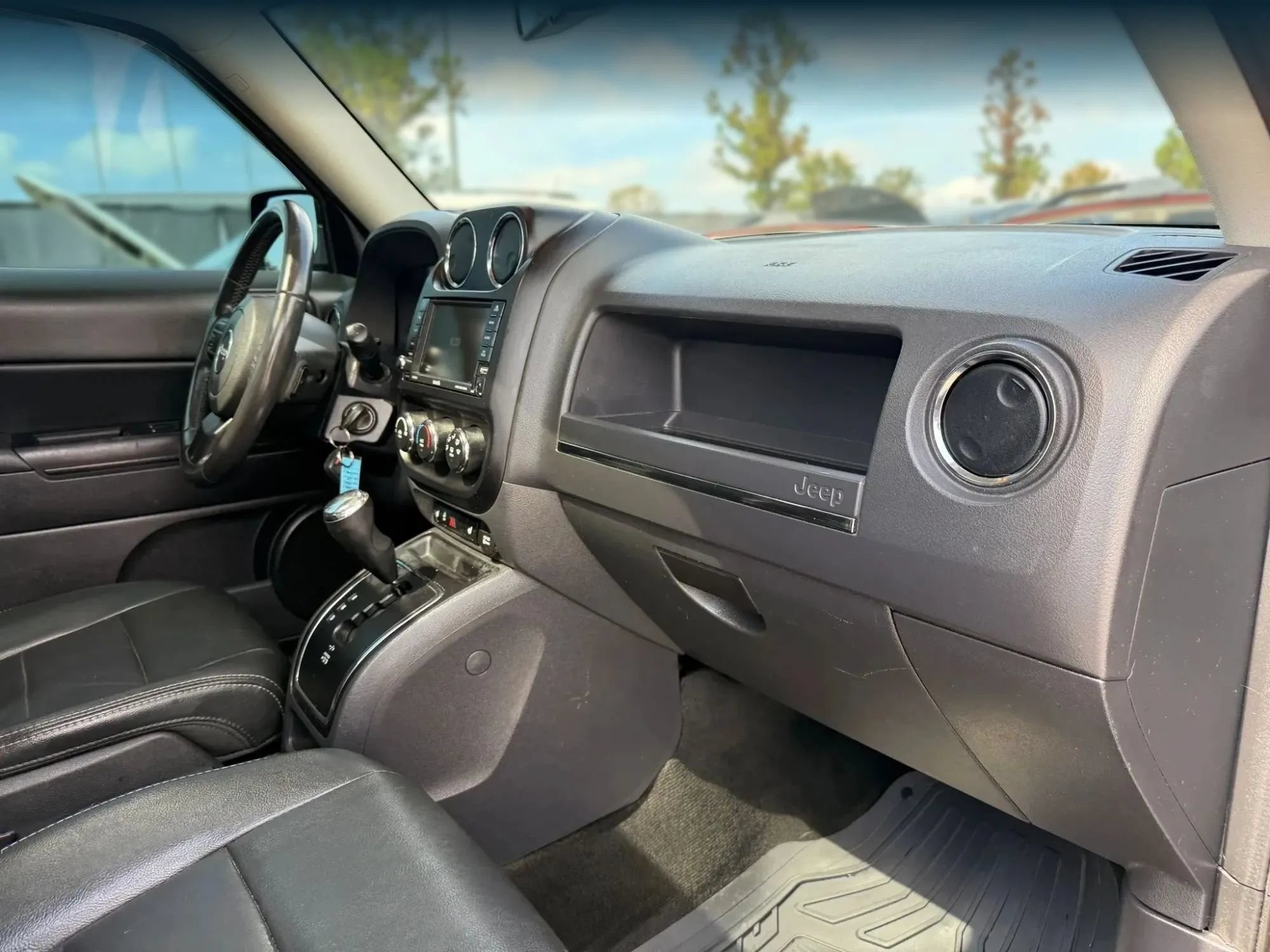 Used 2017 Jeep Patriot High Altitude AWD/4WD image 19