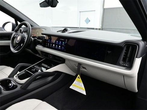 New 2026 Porsche Cayenne E-Hybrid Coupe image 19