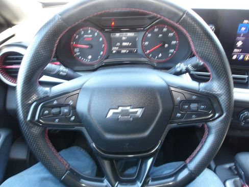 Used 2024 Chevrolet Trax RS w/ Sunroof Package FWD image 15