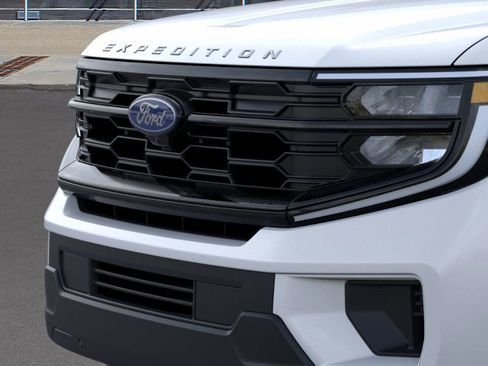 New 2025 Ford Expedition Active image 17