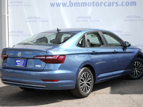 Used 2021 Volkswagen Jetta SE w/ SE Cold Weather Package FWD image 3