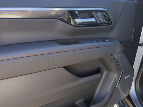 New 2026 Chevrolet Suburban RST image 23