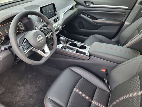 New 2025 Nissan Altima 2.5 SR image 8