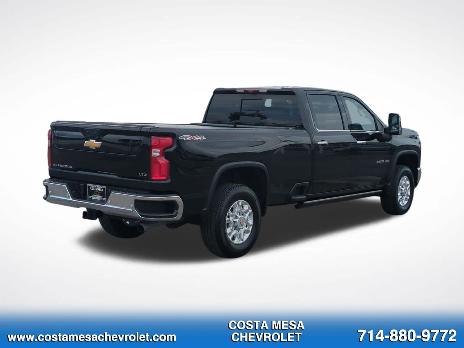 Used 2024 Chevrolet Silverado 2500 LTZ w/ LTZ Premium Package AWD/4WD image 5