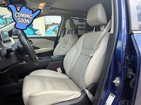 Used 2022 Nissan Rogue SV w/ SV Premium Package FWD image 12