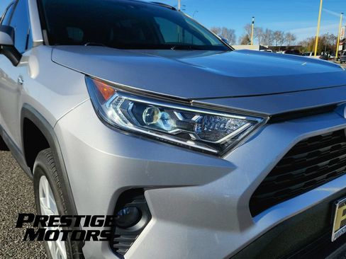 Used 2021 Toyota RAV4 XLE w/ Convenience Package AWD/4WD image 10