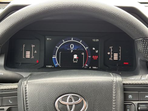 Used 2024 Toyota Tacoma SR AWD/4WD image 24