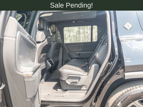 Used 2025 Rivian R1S Adventure AWD/4WD image 32