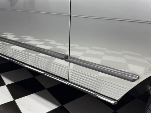 Used 1988 Mercedes-Benz 560 SL image 32