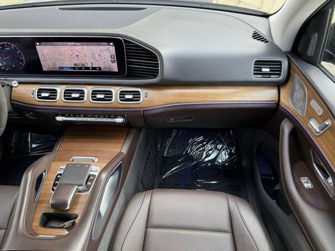 Used 2020 Mercedes-Benz GLE 350 4MATIC w/ AMG Line Exterior image 23