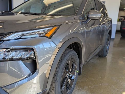 New 2026 Nissan Rogue SV image 4