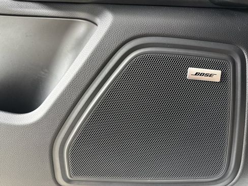 Certified 2020 Porsche Macan AWD/4WD image 34