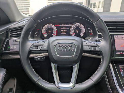 Used 2022 Audi Q8 Prestige AWD/4WD image 12