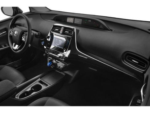 Used 2020 Toyota Prius LE image 18