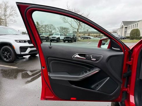 Used 2019 Mercedes-Benz GLA 250 4MATIC image 23