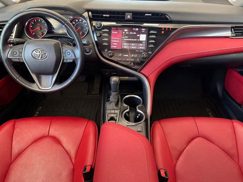 Used 2020 Toyota Camry XSE FWD image 3