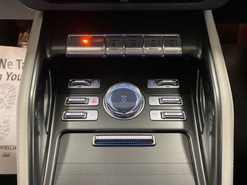 New 2025 Lincoln Nautilus Reserve image 23