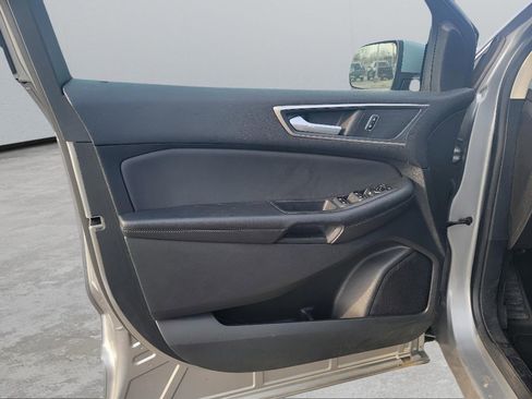 Used 2024 Ford Edge SEL image 9