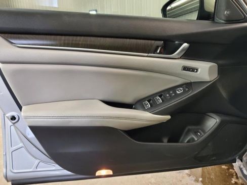 Used 2018 Honda Accord EX-L image 11