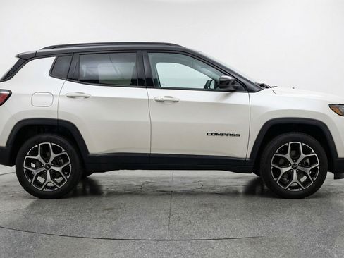 Used 2025 Jeep Compass Limited AWD/4WD image 11