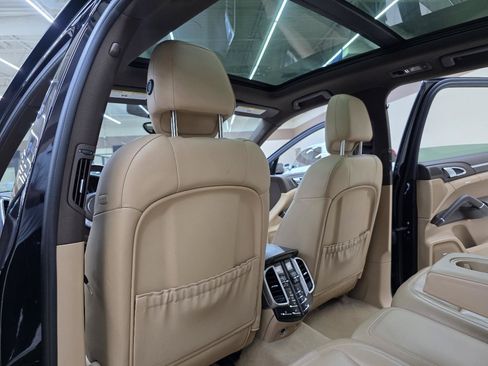 Used 2016 Porsche Cayenne AWD/4WD image 29