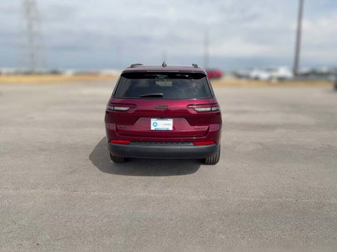 New 2025 Jeep Grand Cherokee L Limited w/ Black Appearance Package image 10