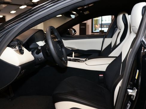 New 2025 Karma Revero Luxury image 10