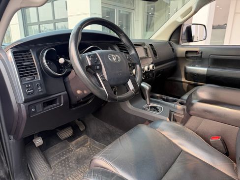 Used 2018 Toyota Sequoia TRD Sport AWD/4WD image 13