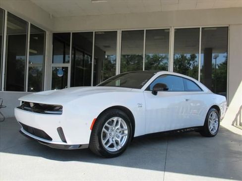 Used 2025 Dodge Charger R/T w/ Quick Order Package 25M R/T image 3