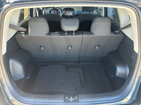 Used 2025 Kia Soul LX w/ LX Technology Package image 31