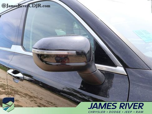 Used 2025 Kia Telluride S FWD image 14