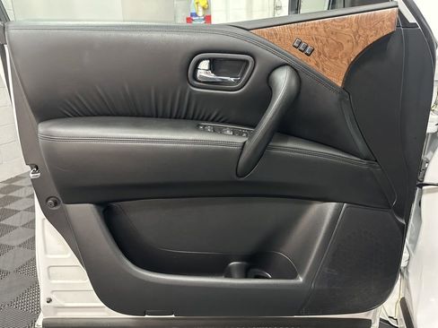 Used 2022 Nissan Armada SL w/ Captain's Chairs Package image 16