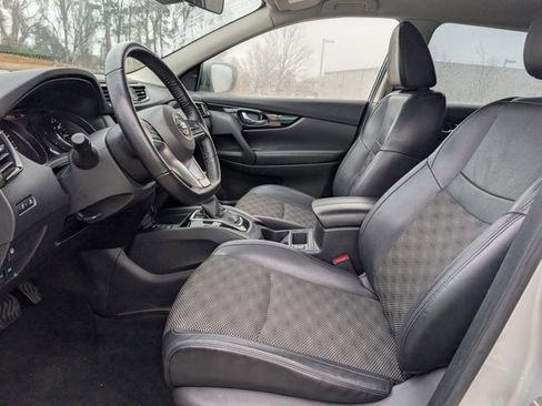 Used 2022 Nissan Rogue Sport SV w/ Technology Package image 16