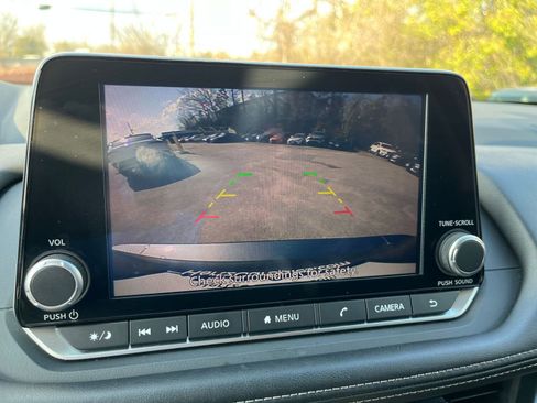 Used 2025 Nissan Rogue SV image 25