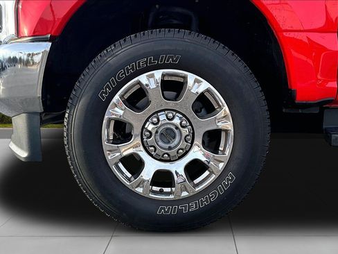 Certified 2022 Ford F250 Lariat w/ Chrome Package image 35