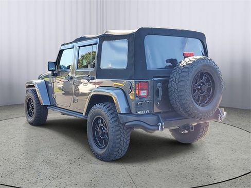 Used 2018 Jeep Wrangler Unlimited Sport image 3