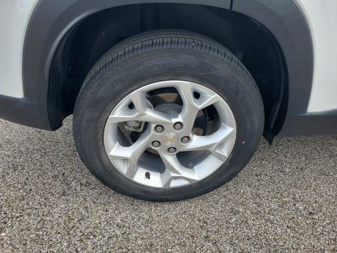 Used 2024 Chevrolet Trax LS w/ LS Convenience Package FWD image 5