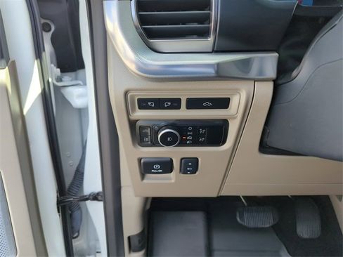 Used 2024 Ford F150 Platinum w/ Equipment Group 703A Plus image 19