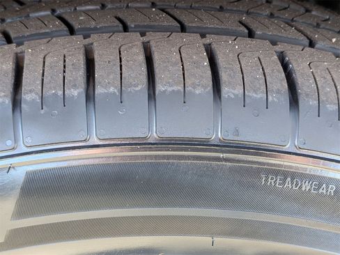 Used 2019 INFINITI QX50 Essential w/ Premium Heat Package image 11