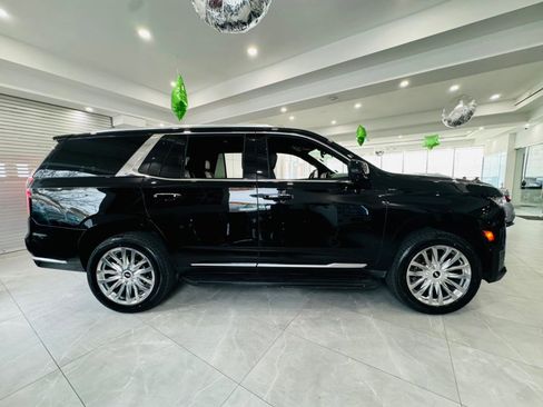 Used 2022 Cadillac Escalade Luxury w/ LPO, Illumination Package image 9